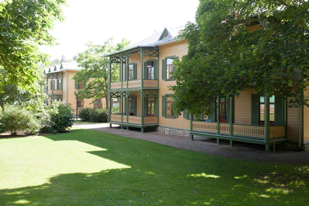 Cafe Mandeltartan Villafloraviola Gjestgiverier 3*